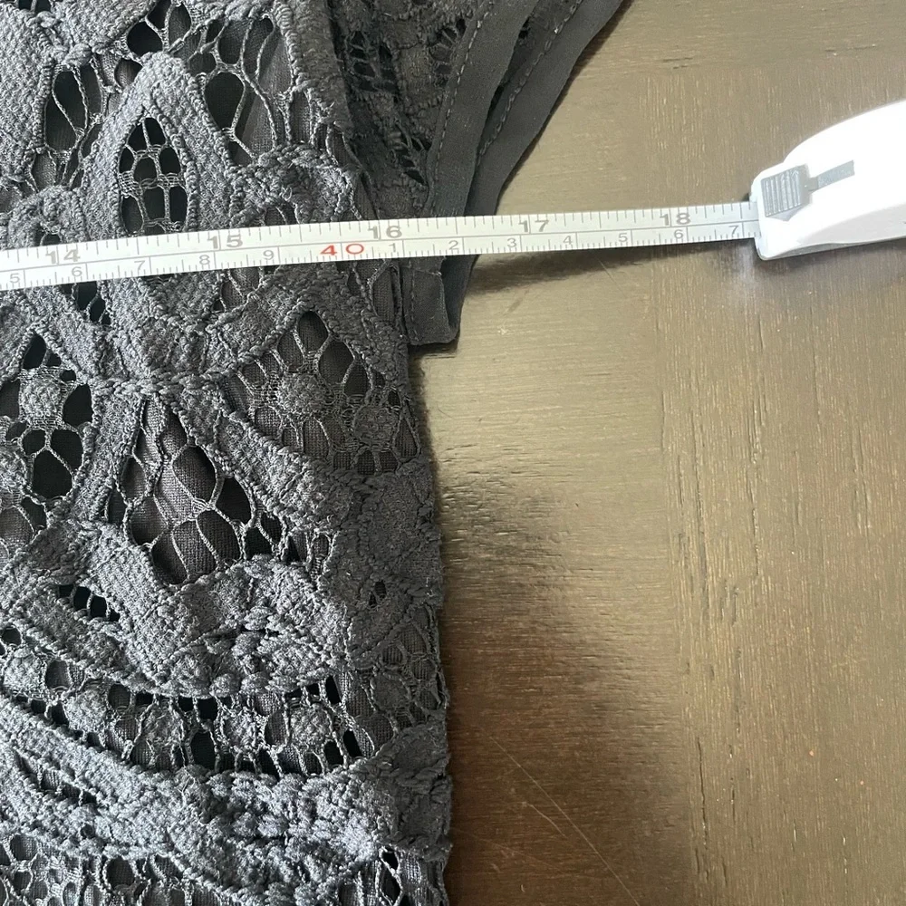 Ann Taylor Black Lace Detail Top in size medium - Picture 8 of 10